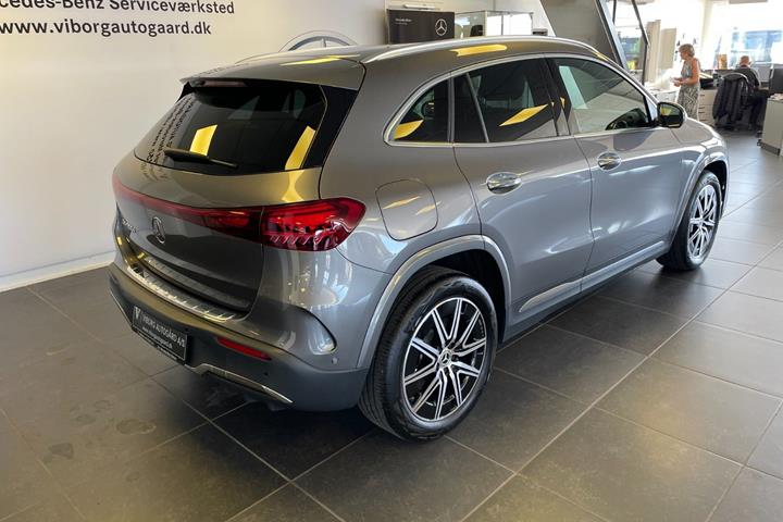 Grå Mercedes EQA250+ fra 2025