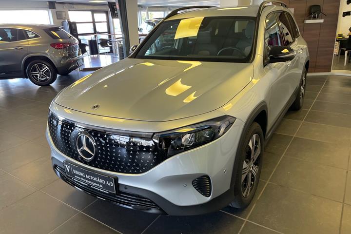 Sølv Mercedes EQB250+ fra 2026