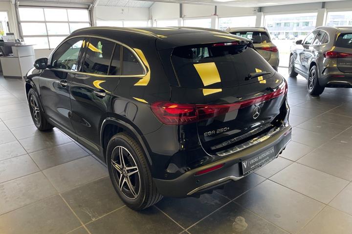 Sort Mercedes EQA250+ fra 2025