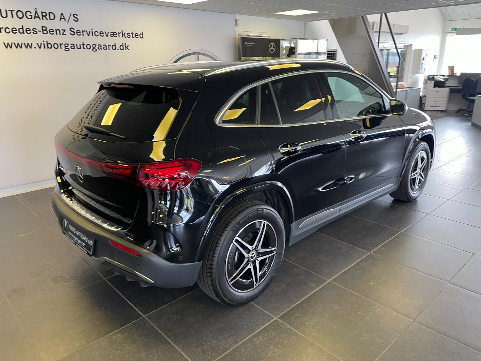 Sort Mercedes EQA250+ fra 2025