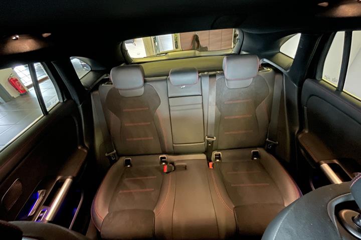 Sort Mercedes EQA250+ fra 2025