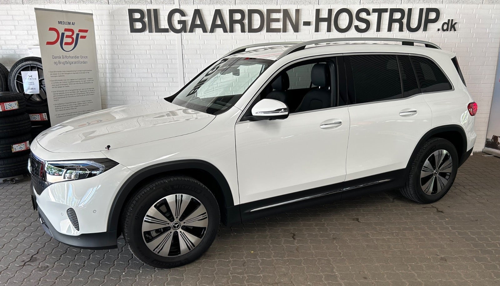 Hvid Mercedes EQB250+ fra 2024