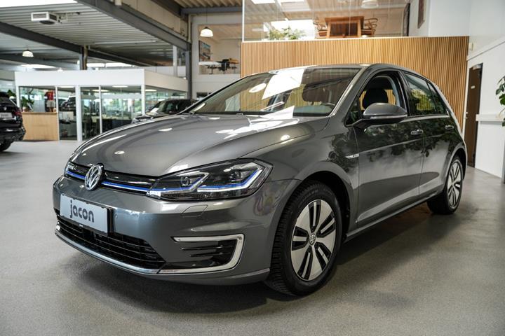Grå VW e-Golf VII fra 2020