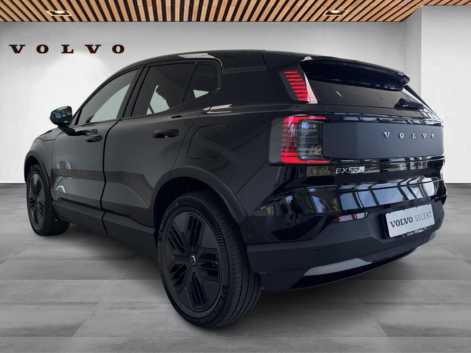 Sort Volvo EX30 CC fra 2025