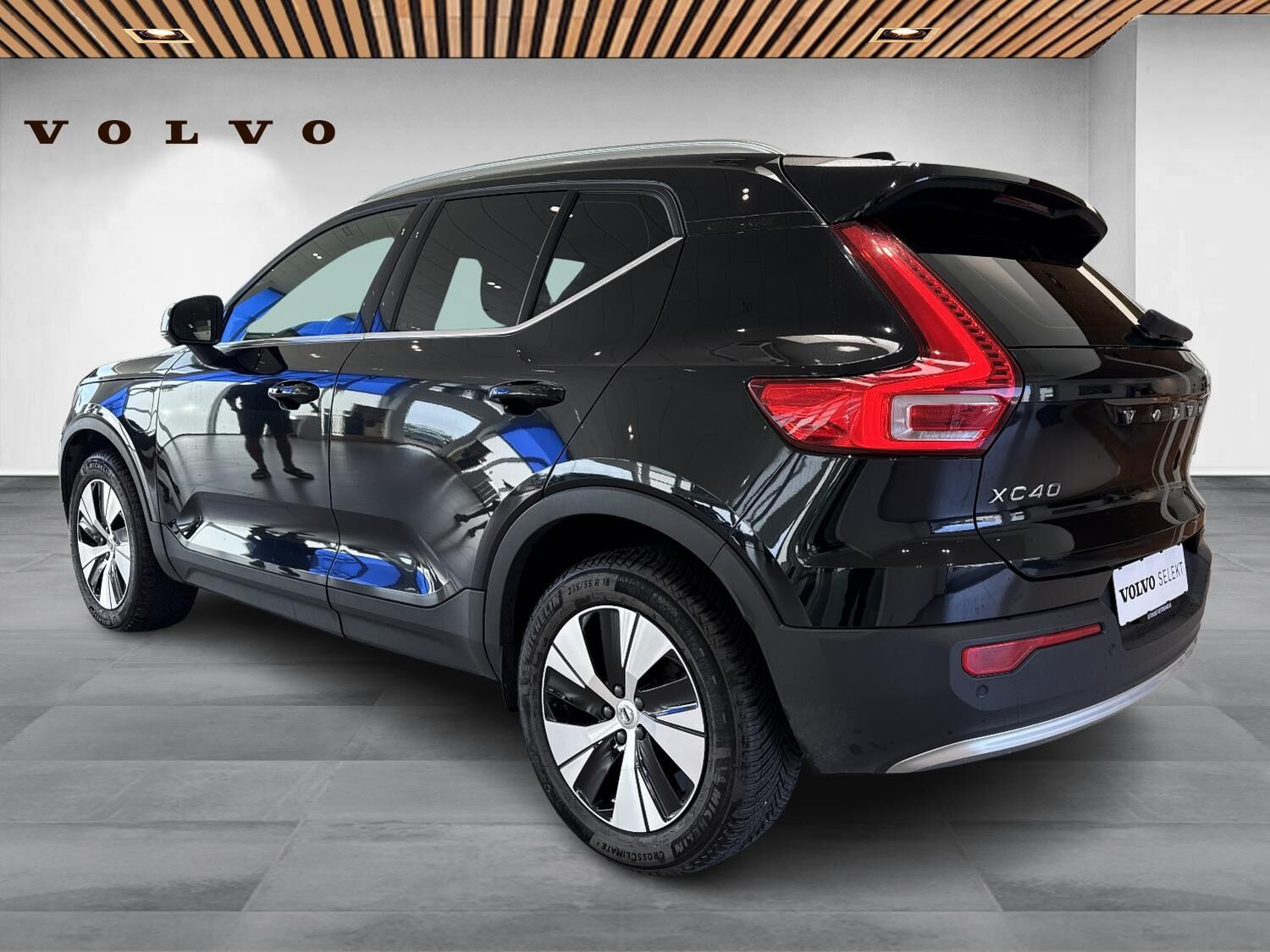 Sort Volvo XC40 fra 2023