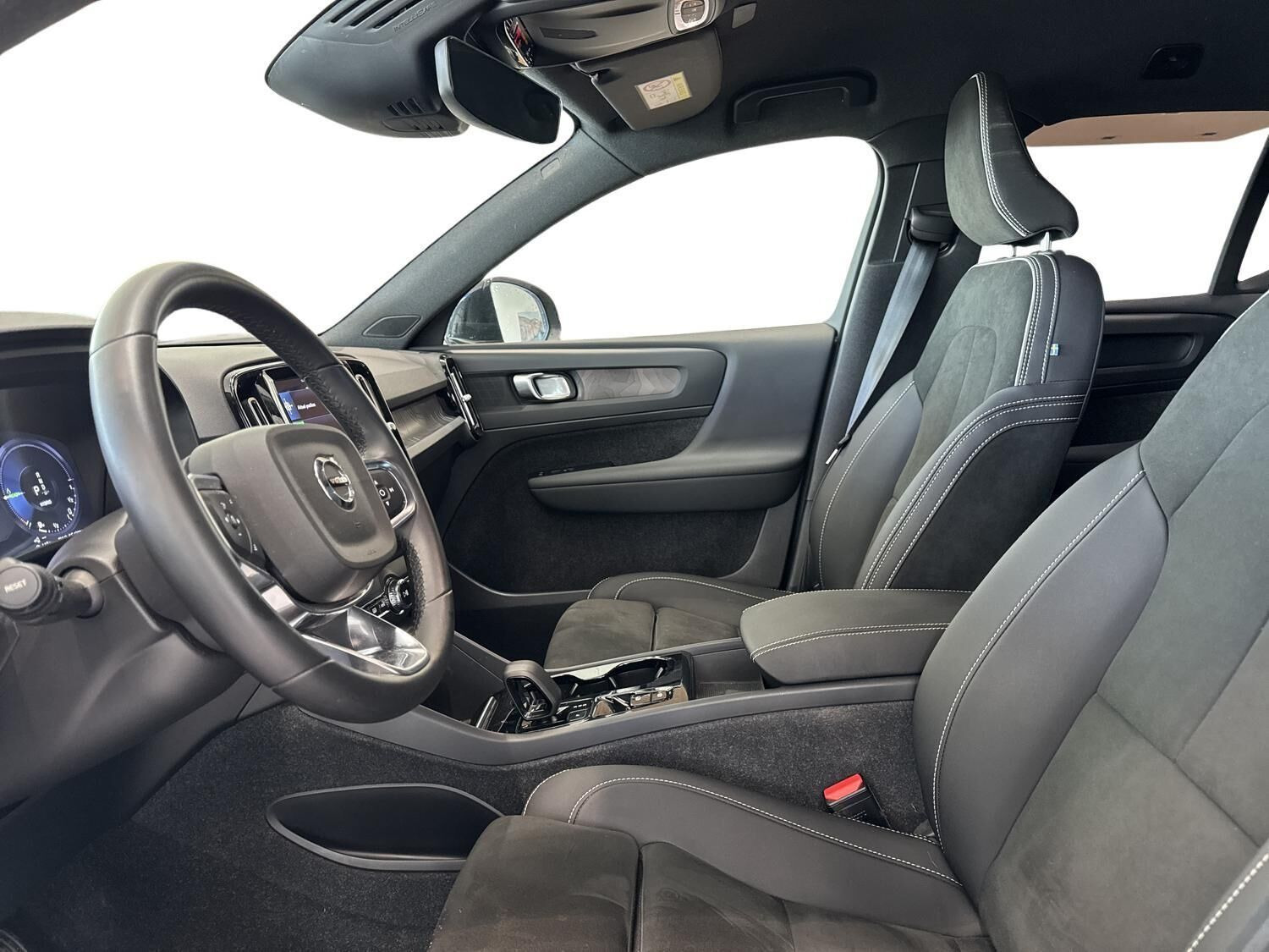 Sort Volvo XC40 fra 2023