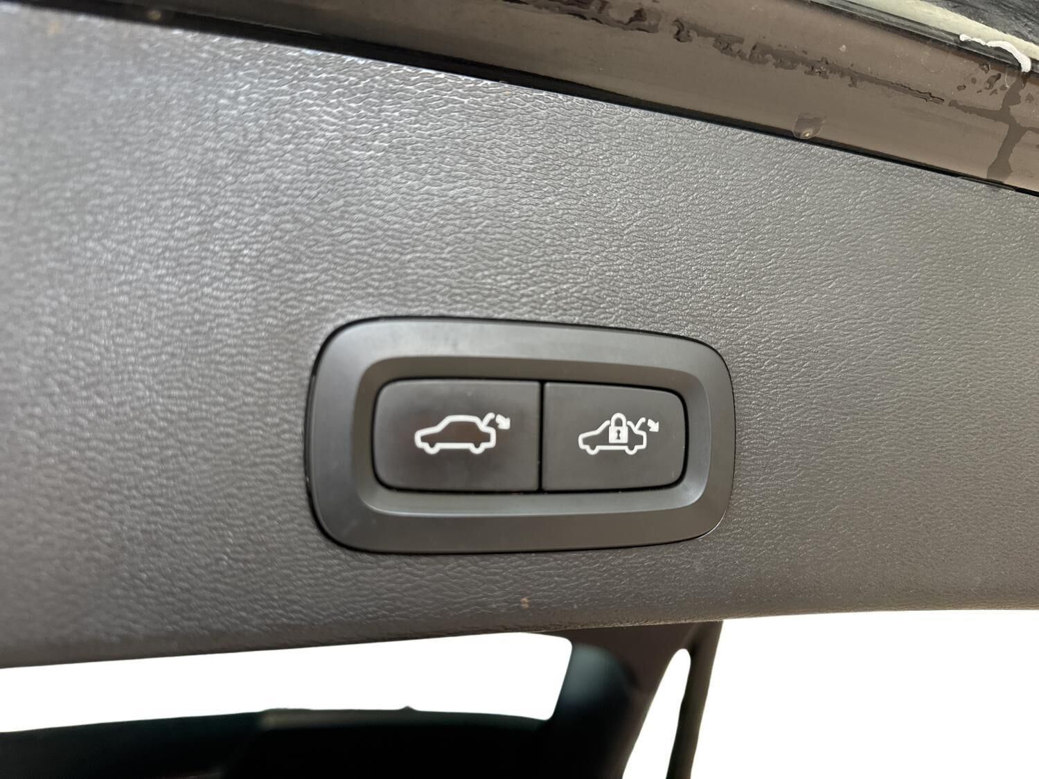 Sort Volvo XC40 fra 2023