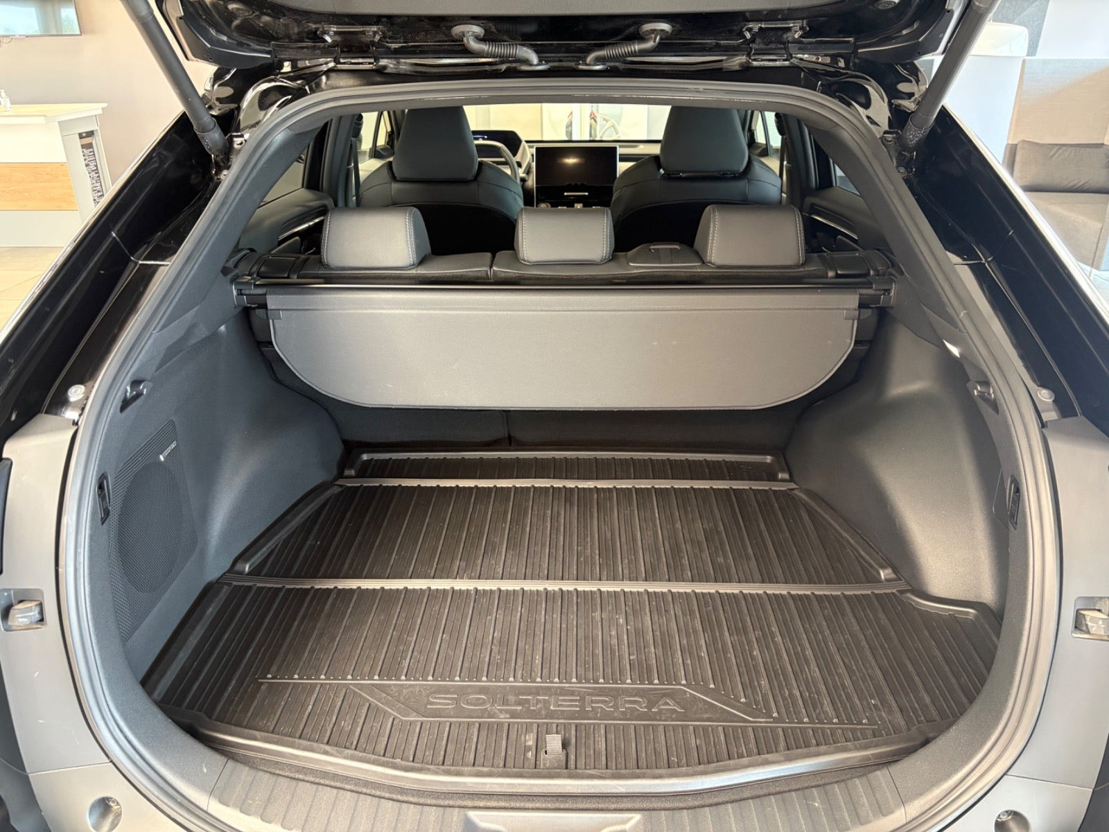 Sort Subaru Solterra fra 2024