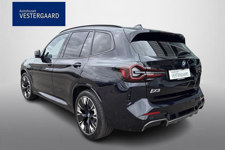 Sort BMW iX3 fra 2024