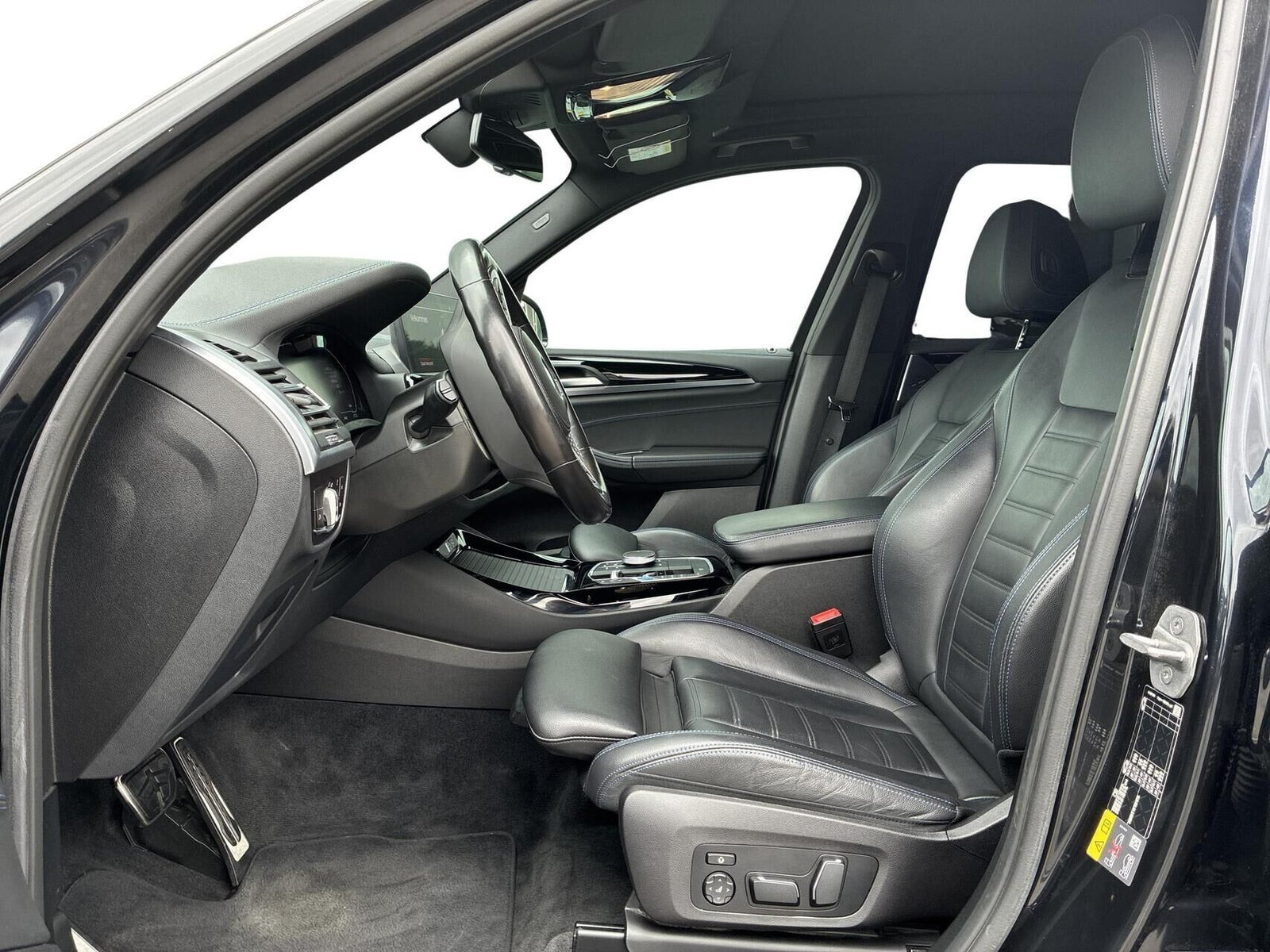 Sort BMW iX3 fra 2024