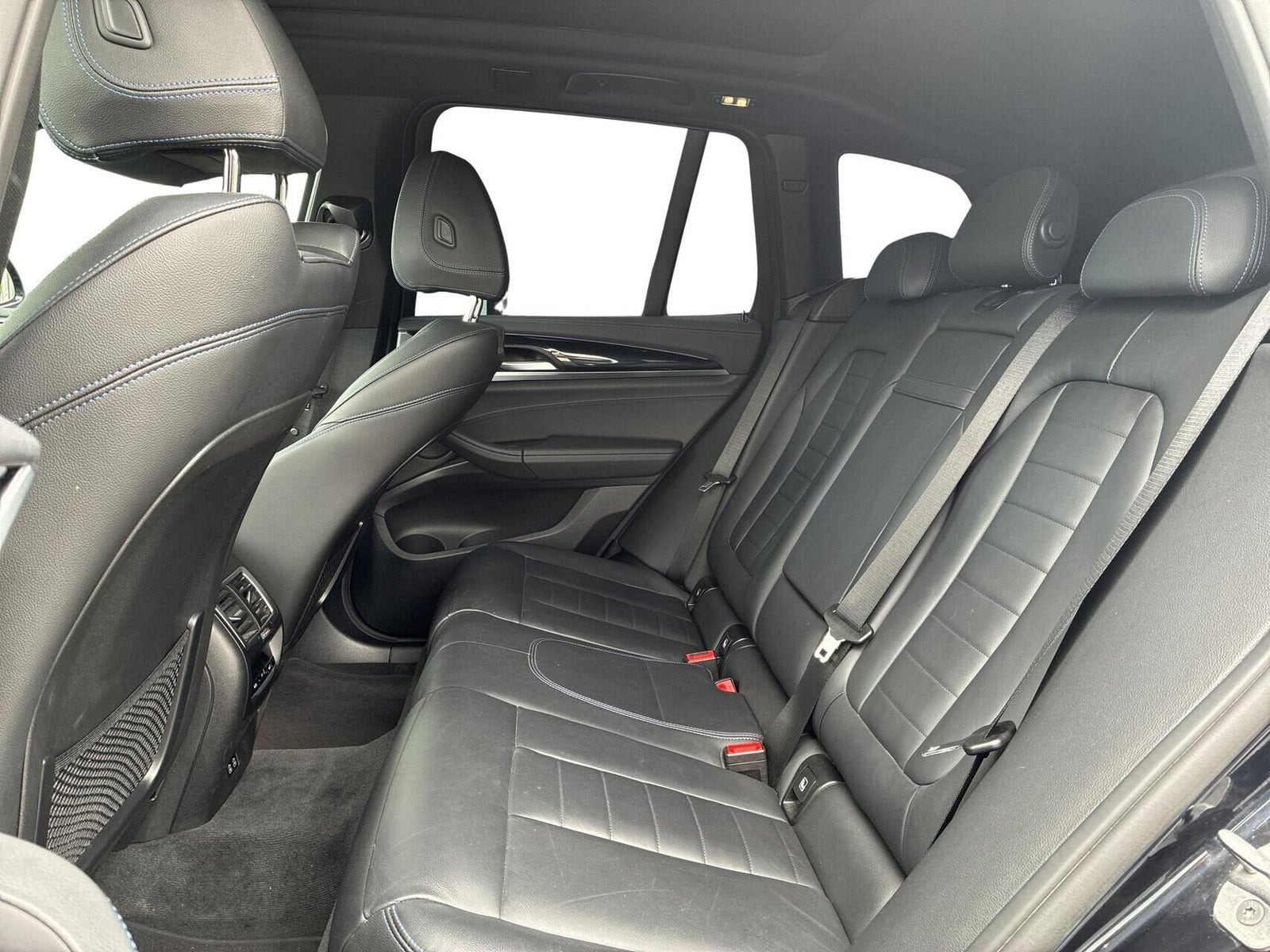 Sort BMW iX3 fra 2024