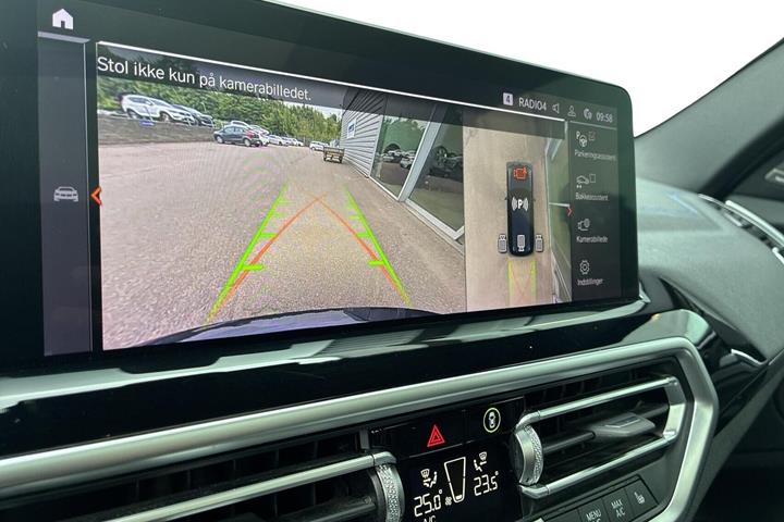 Sort BMW iX3 fra 2024