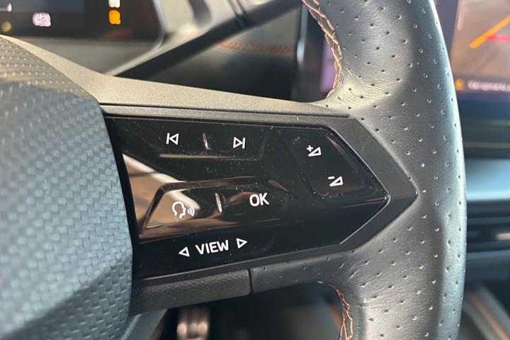 Grå Cupra Born fra 2022