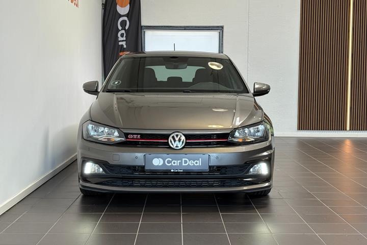 Grå VW Polo fra 2020