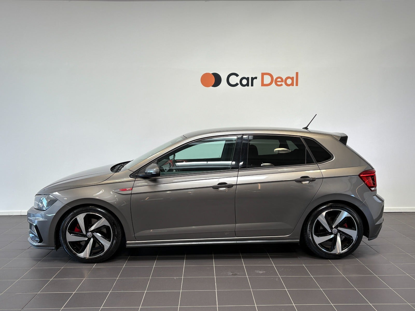 Grå VW Polo fra 2020