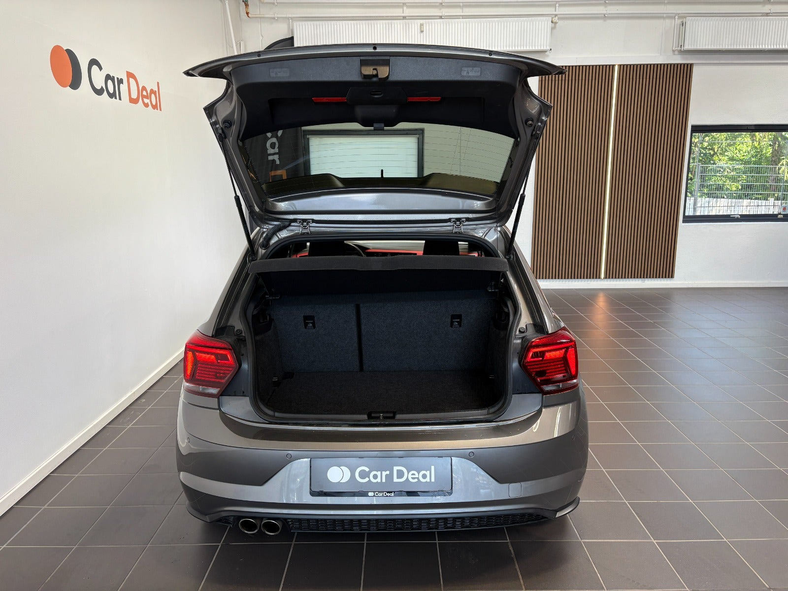 Grå VW Polo fra 2020