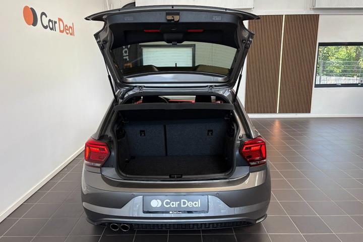 Grå VW Polo fra 2020