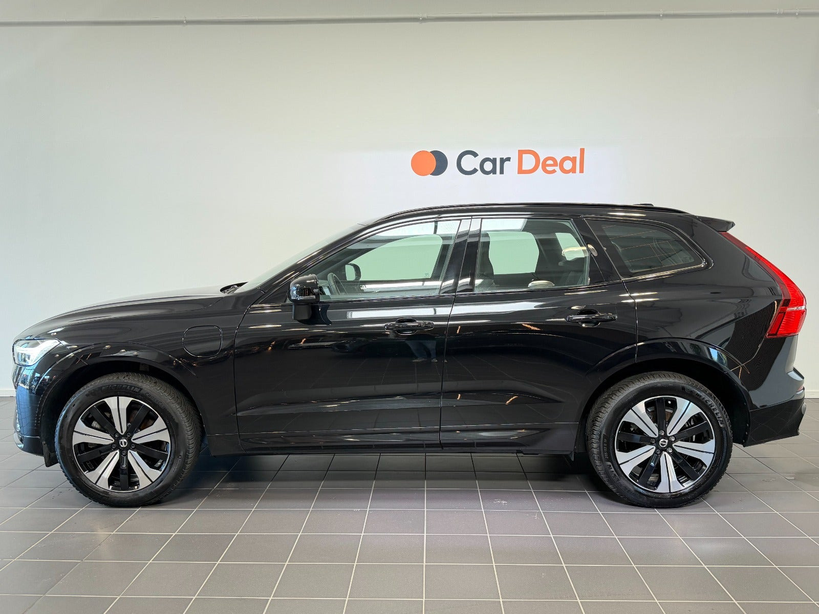 Sort Volvo XC60 fra 2023