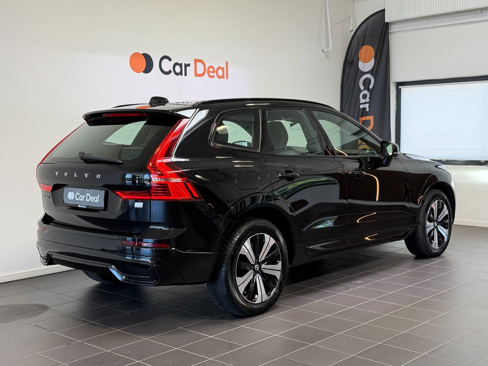 Sort Volvo XC60 fra 2023