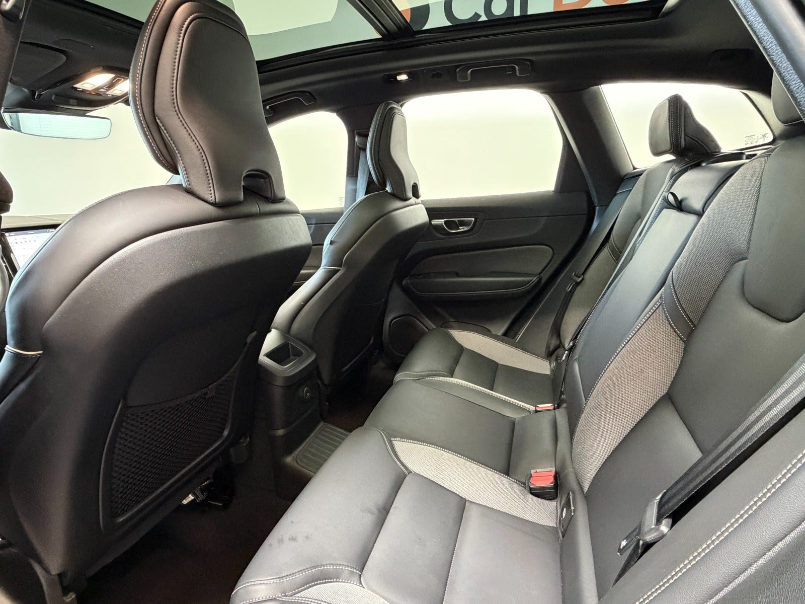 Sort Volvo XC60 fra 2023