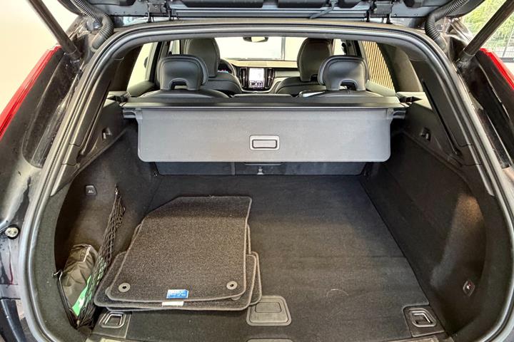 Sort Volvo XC60 fra 2023