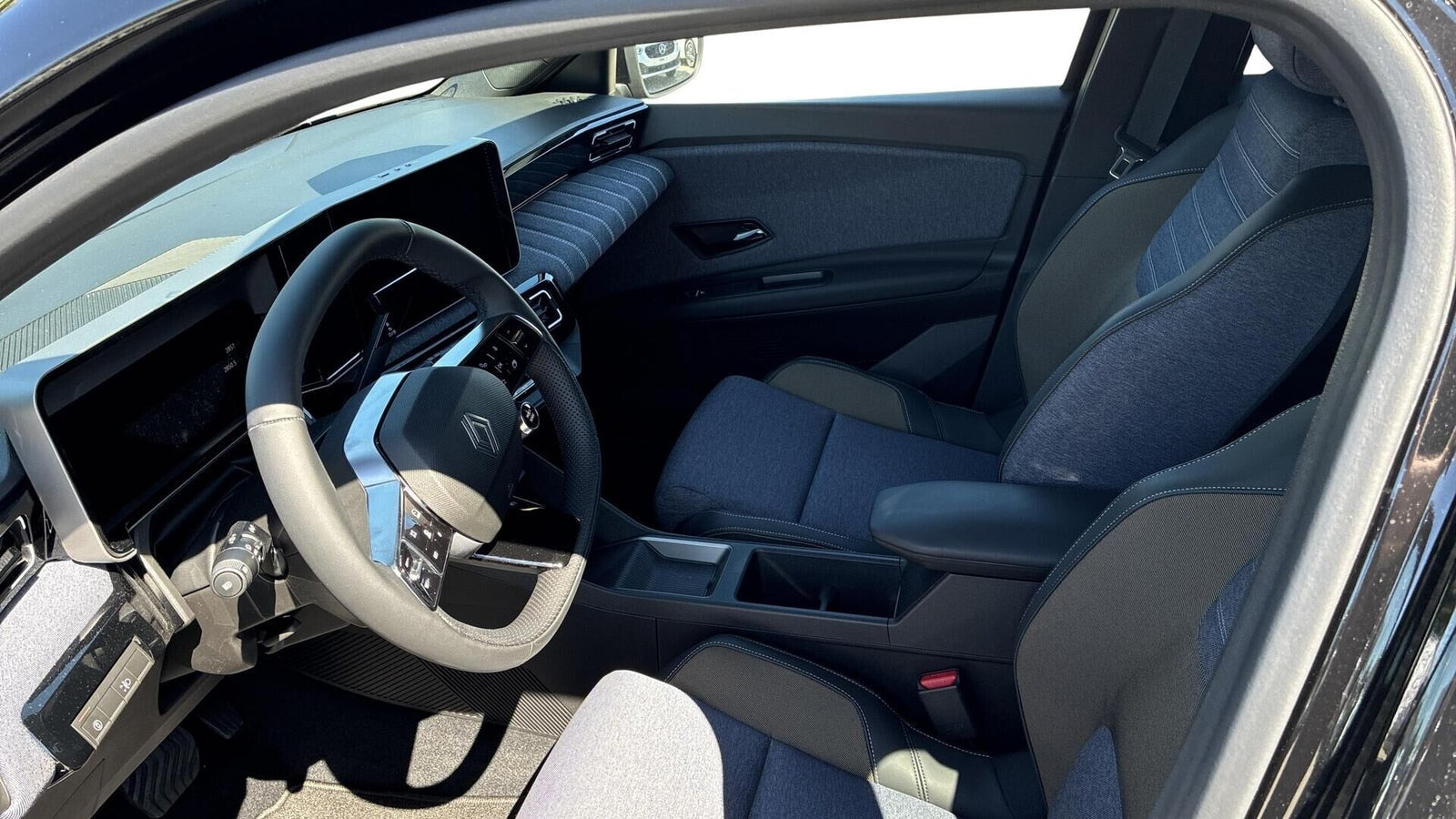 Sort Renault 5 E-Tech fra 2025