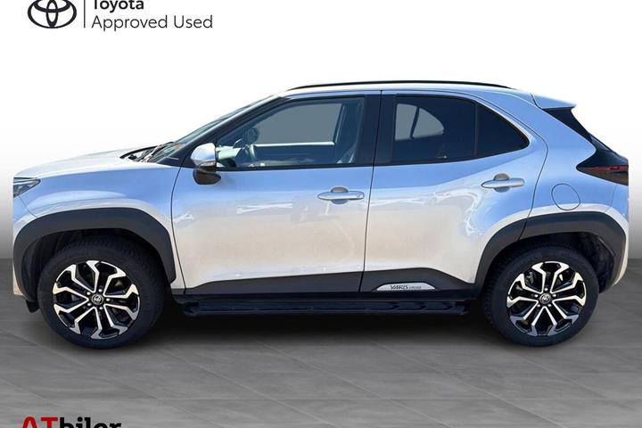 Sølv Toyota Yaris Cross fra 2023