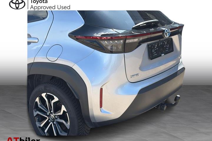 Sølv Toyota Yaris Cross fra 2023