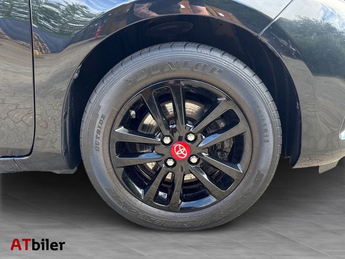 Sort Toyota Yaris fra 2017