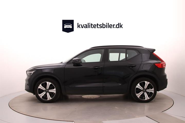 Sort Volvo XC40 fra 2023