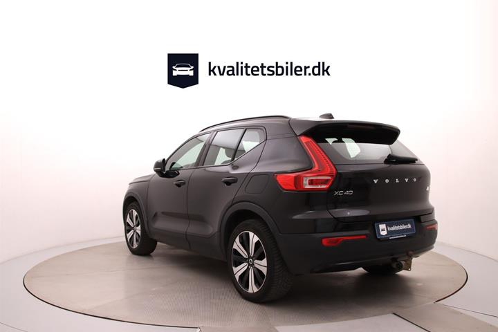 Sort Volvo XC40 fra 2023