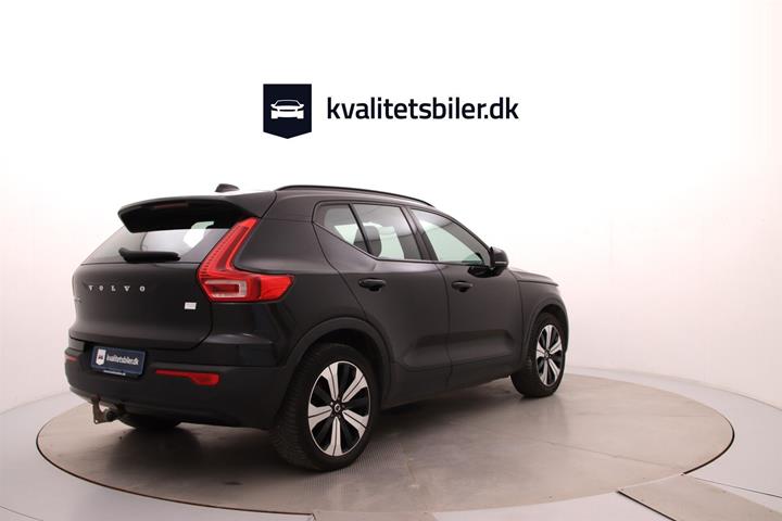 Sort Volvo XC40 fra 2023