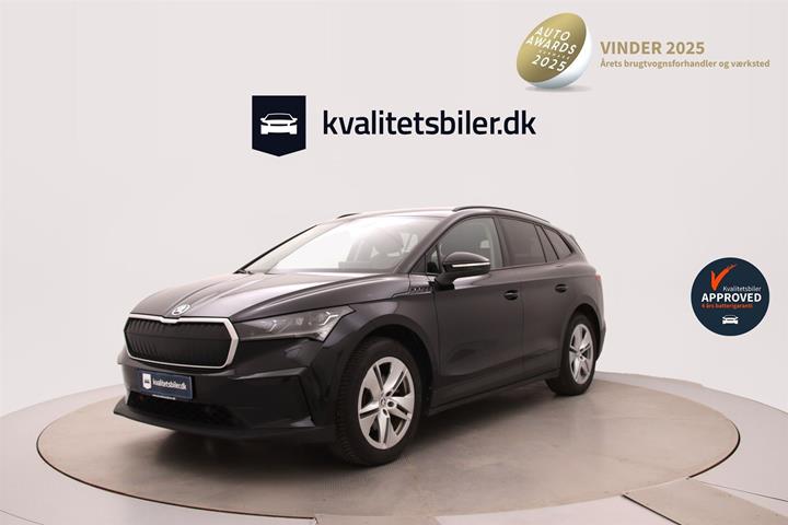Sort Skoda Enyaq fra 2022 set udefra