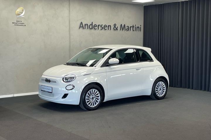 Hvid Fiat 500e fra 2023