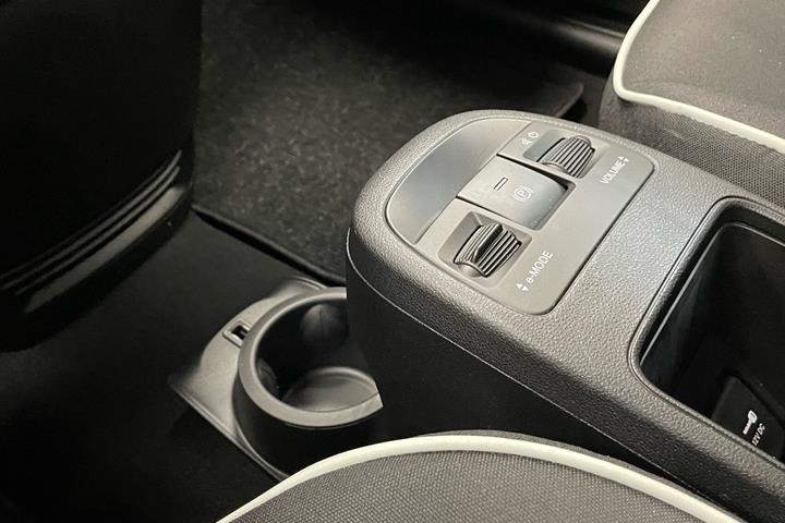 Hvid Fiat 500e fra 2023