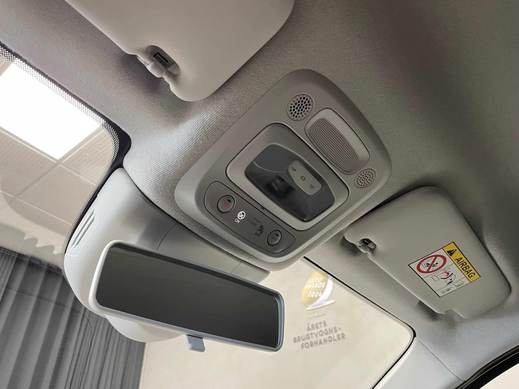 Hvid Fiat 500e fra 2023