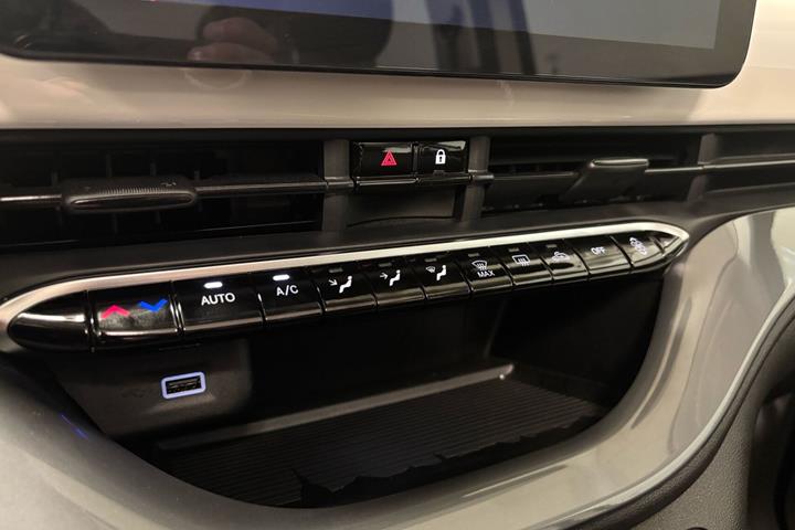 Hvid Fiat 500e fra 2023