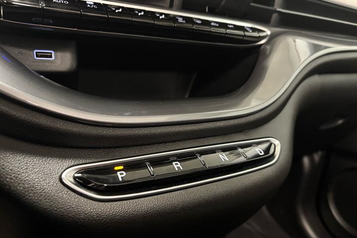 Hvid Fiat 500e fra 2023
