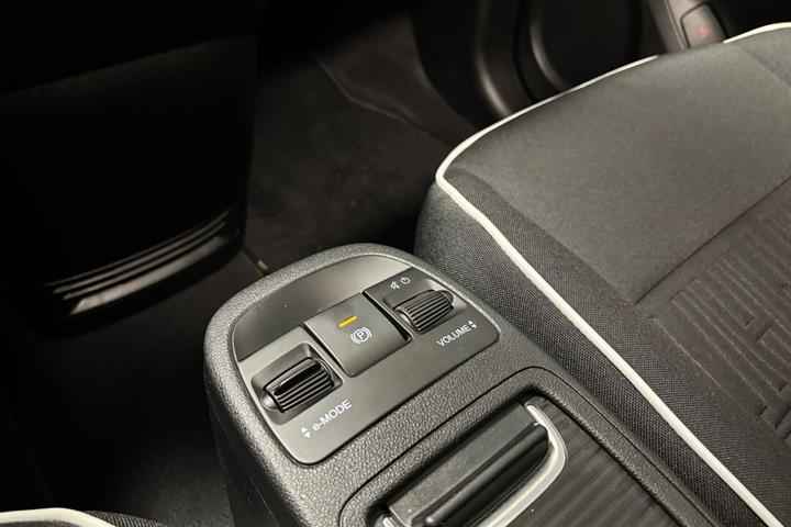 Hvid Fiat 500e fra 2023