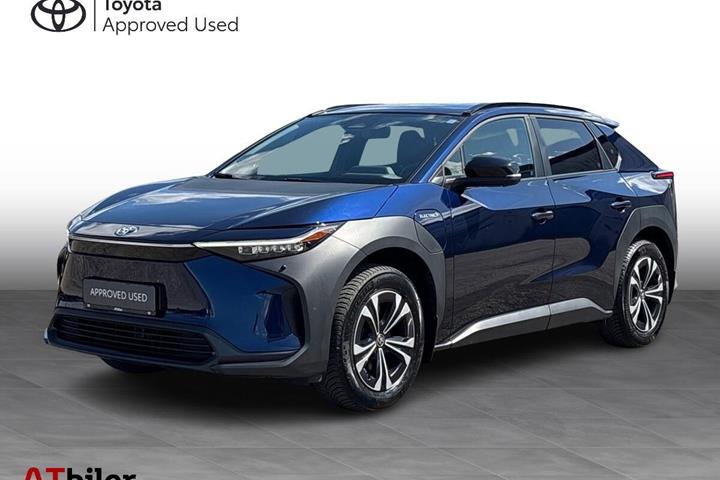 Blå Toyota BZ4X fra 2023