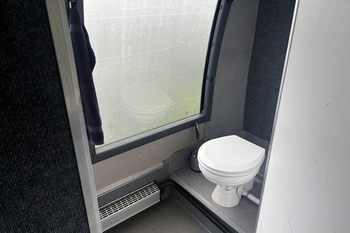 Blå Volvo B12 fra 2005