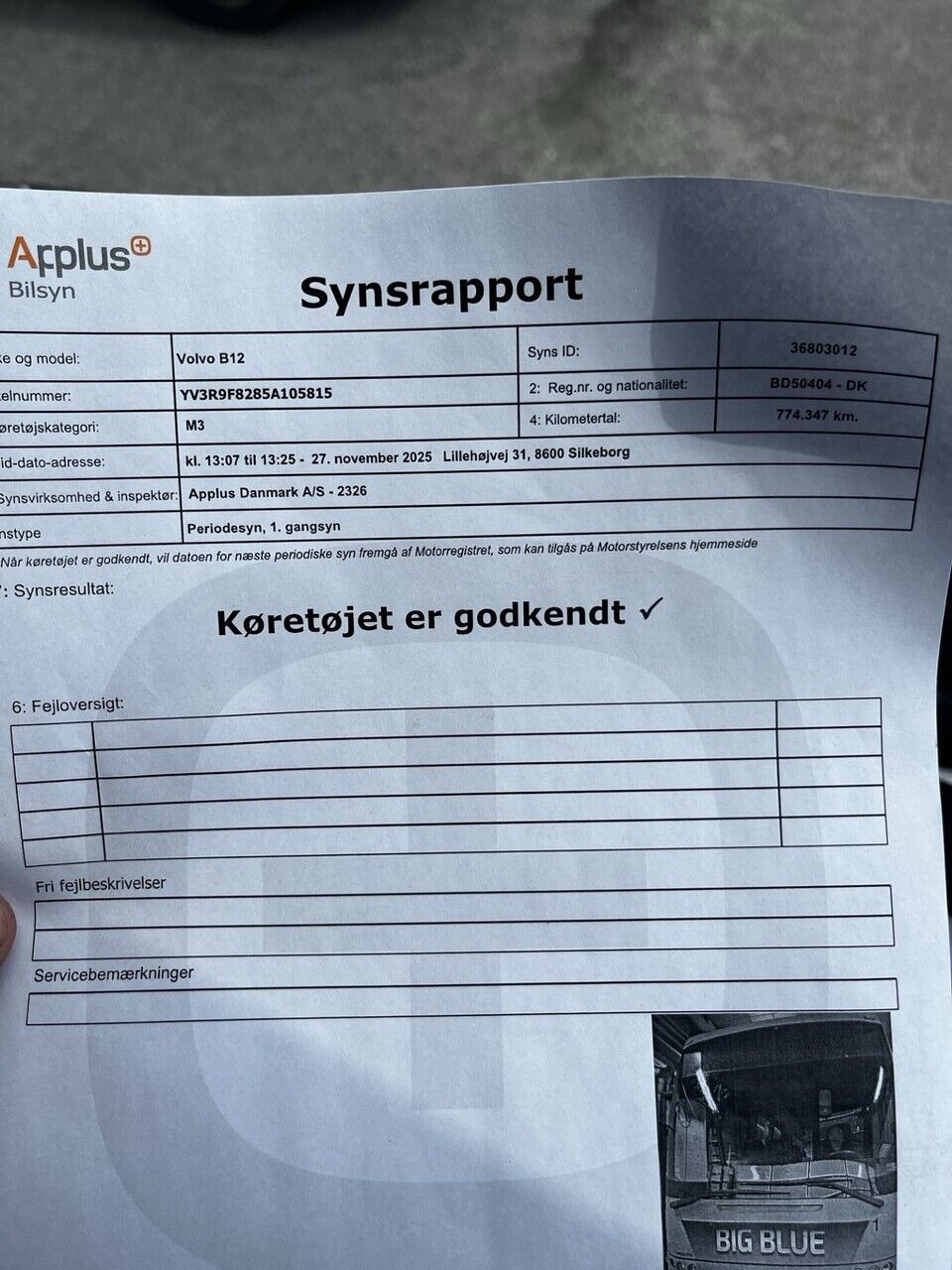 Blå Volvo B12 fra 2005