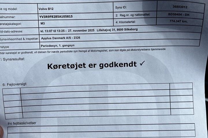Blå Volvo B12 fra 2005