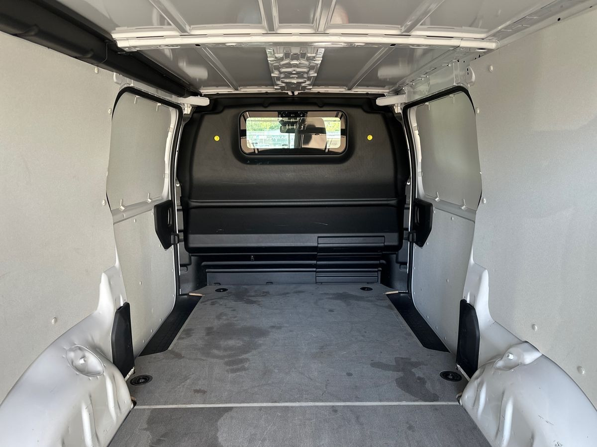 Hvid Toyota ProAce fra 2024