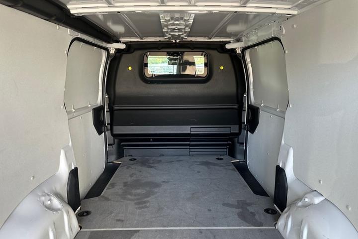 Hvid Toyota ProAce fra 2024