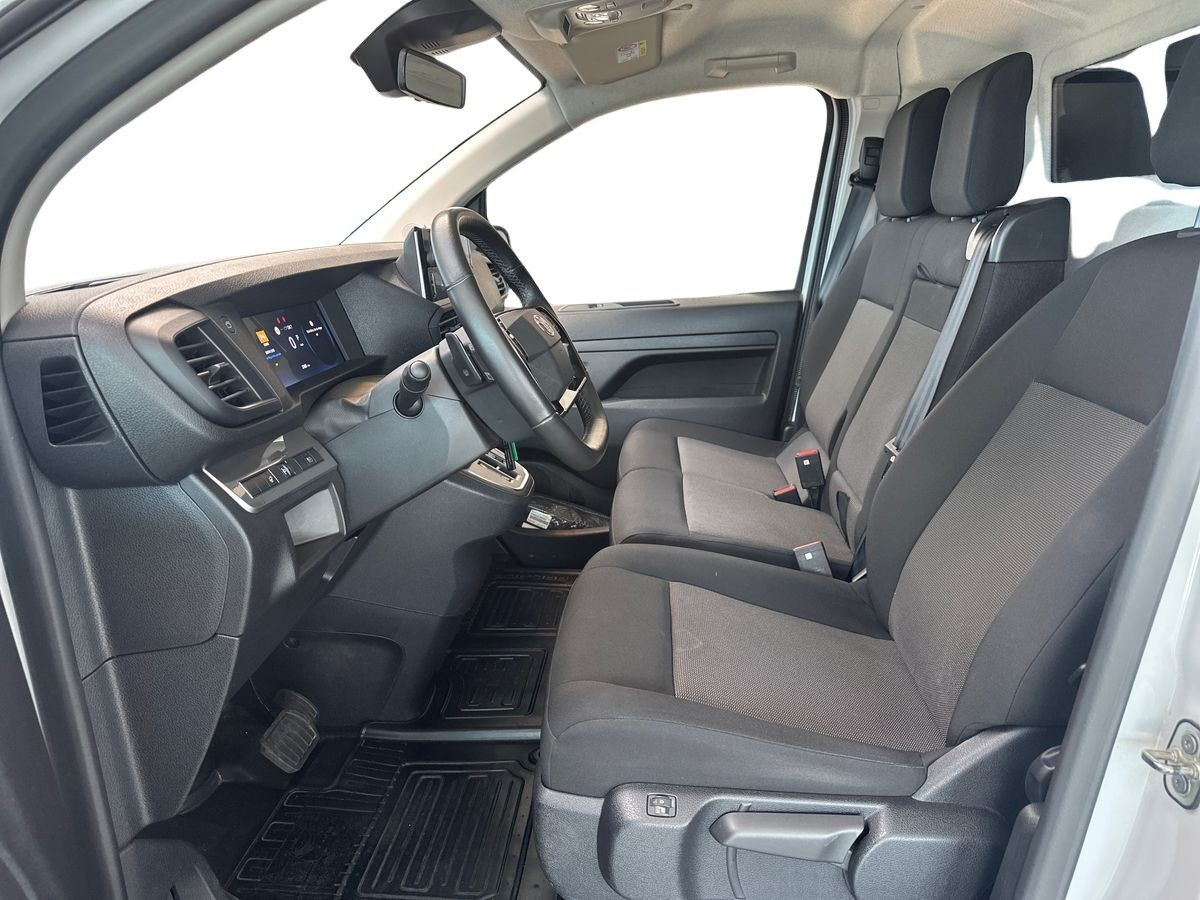Hvid Toyota ProAce fra 2024