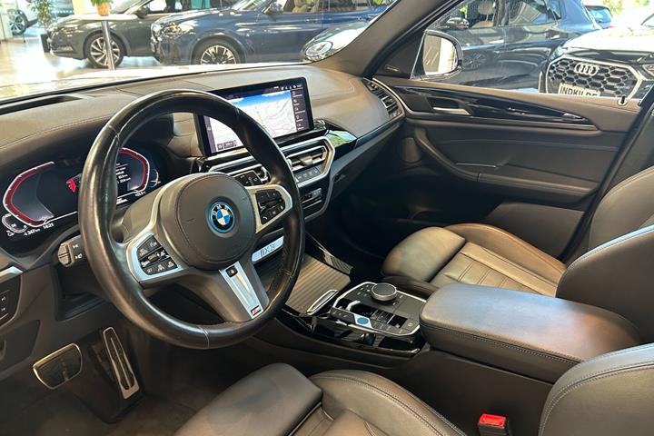 Hvid BMW iX3 fra 2023