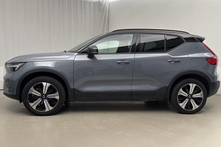 Grå Volvo XC40 fra 2023