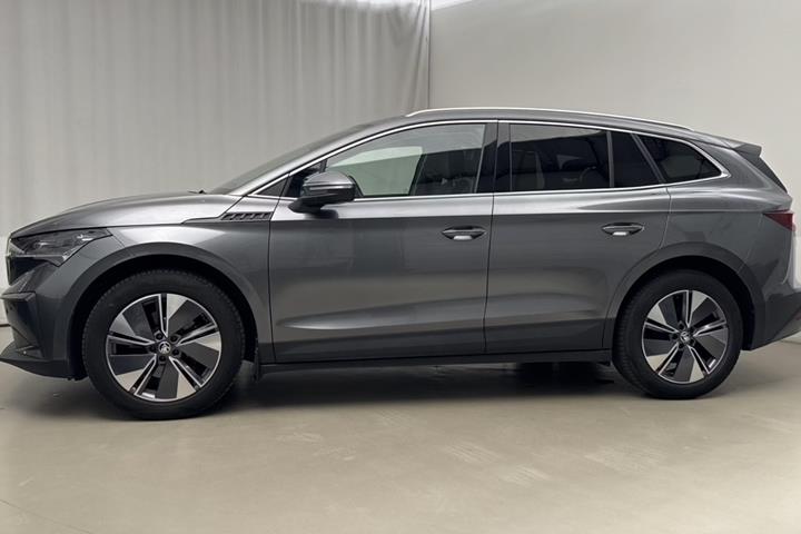 Grå Skoda Enyaq fra 2023
