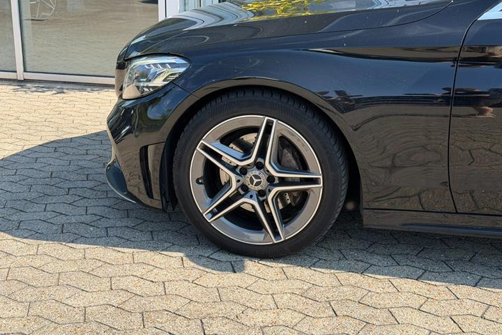Sort Mercedes C220 d fra 2019